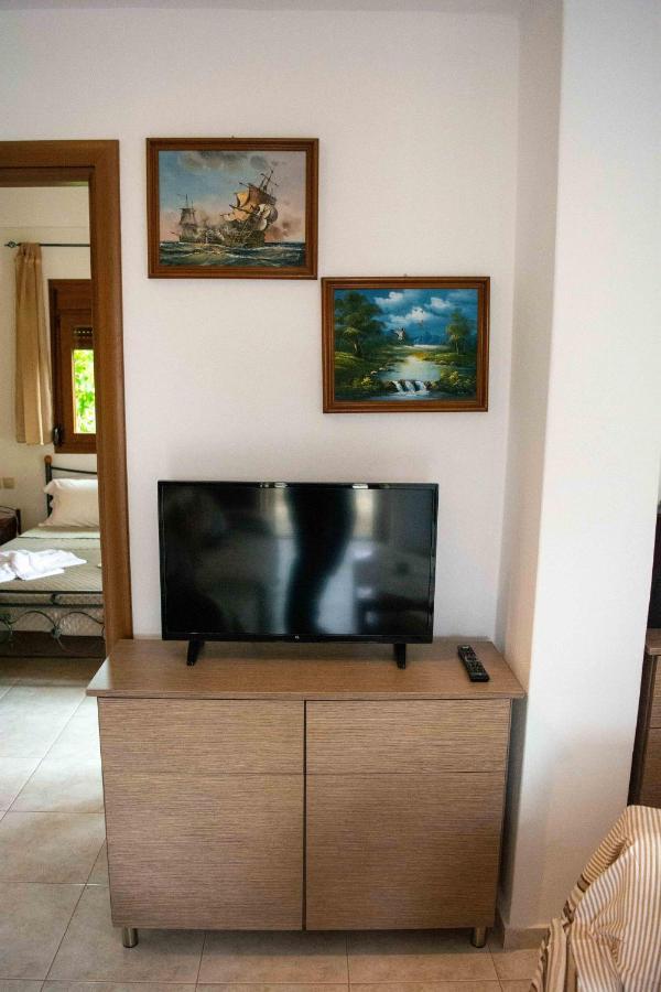 Efi'S Guest House Agios Dimitrios  Ngoại thất bức ảnh